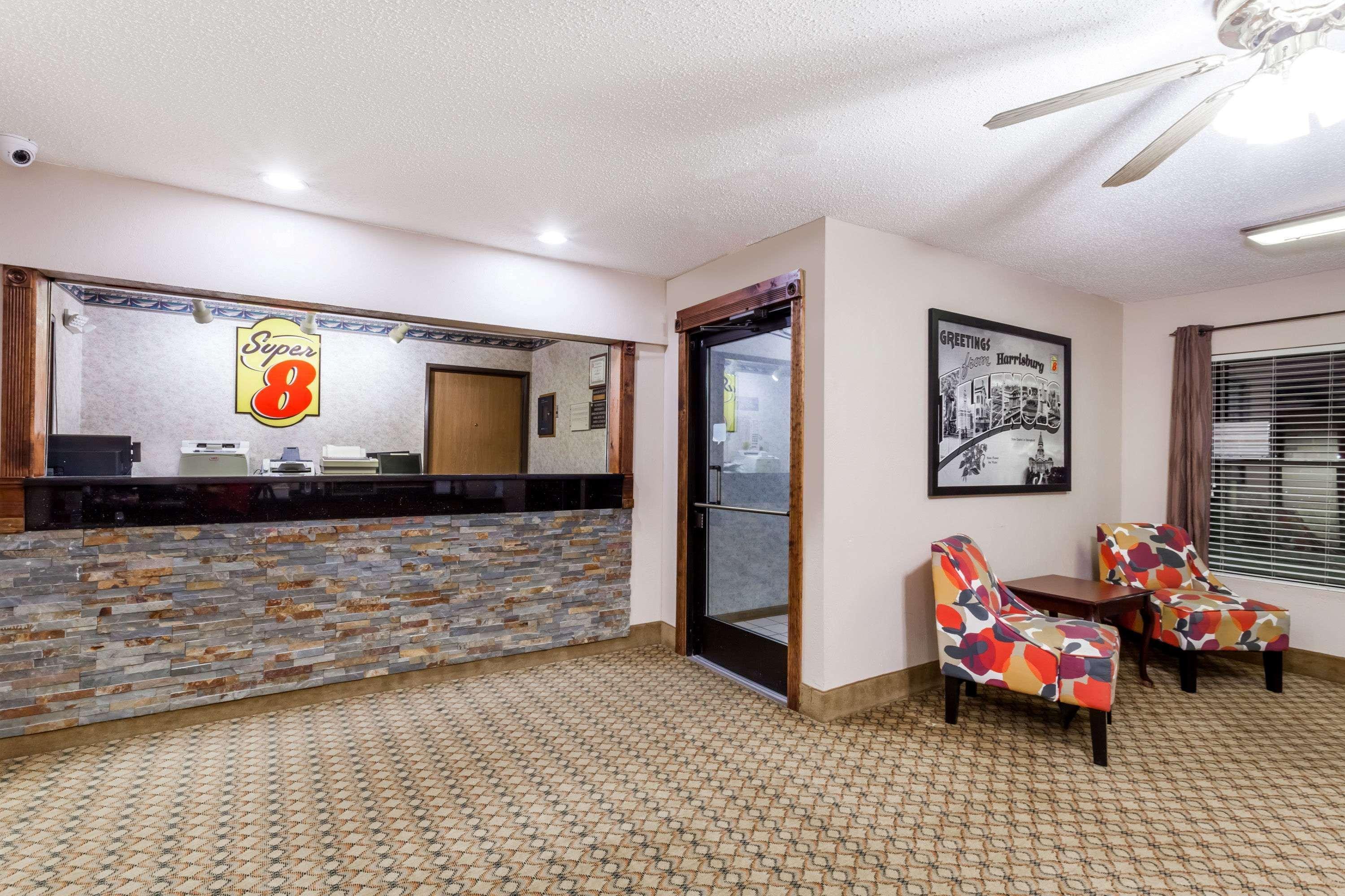 Super 8 By Wyndham Harrisburg Hotel Exterior photo