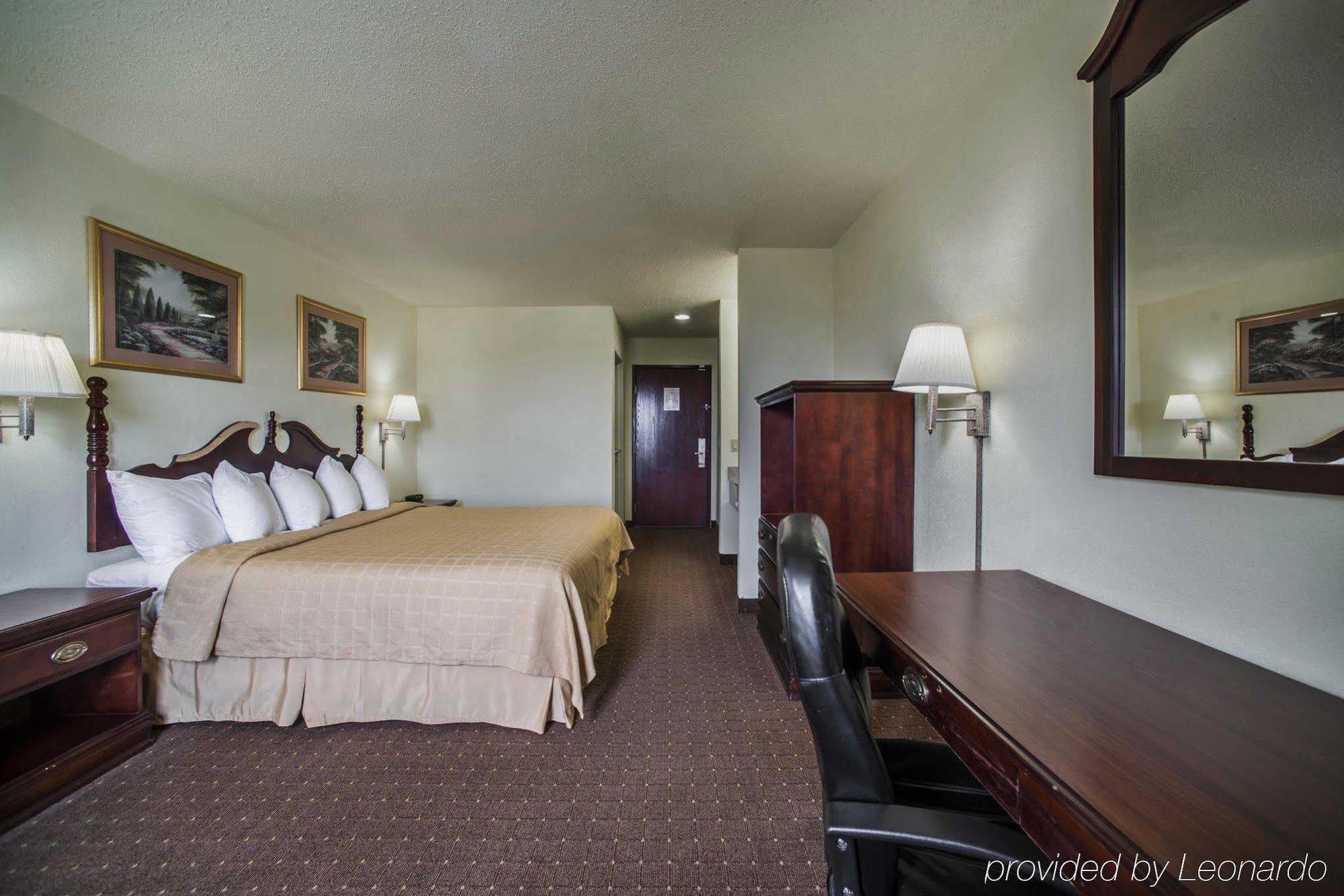 Super 8 By Wyndham Harrisburg Hotel Exterior photo